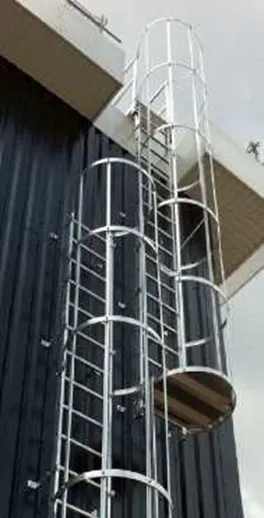 Installation et pose d'échelle crinoline sur Rennes